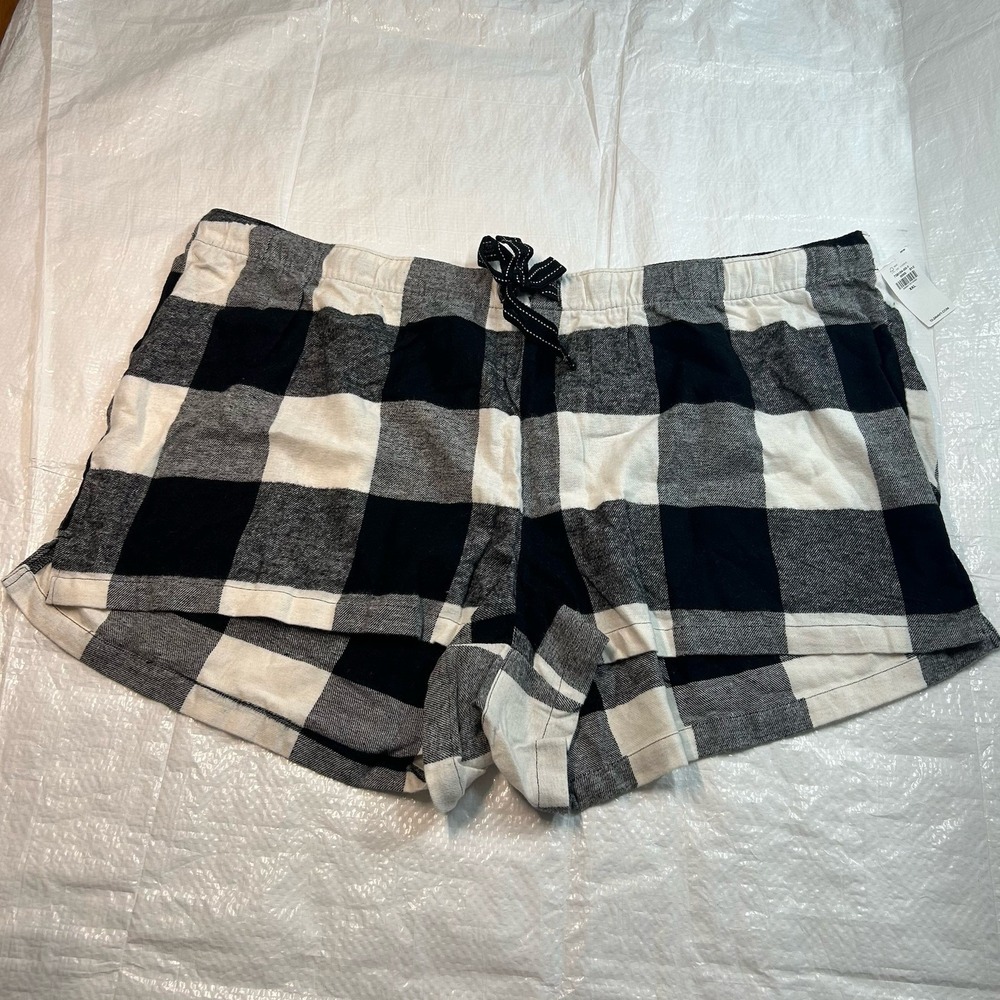 Old Navy Women's XXL Pajama Shorts Black White Buffalo Plaid Flannel